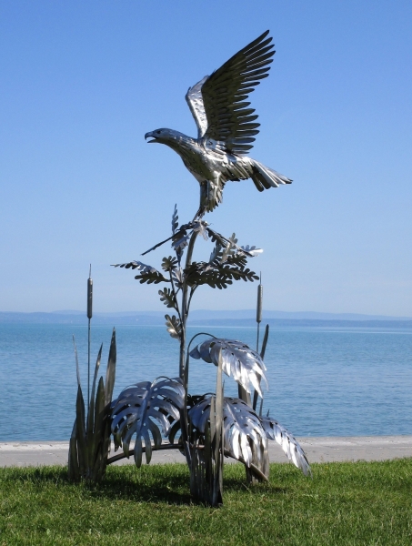 Stahl Kunstwerk Adler Garten